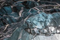 Gros plan de la glace dans une grotte de glace ; Islande — Photo de stock
