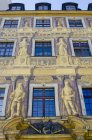 Facciata dipinta della casa dei sette elettori nella piazza principale del mercato; Breslavia, Bassa Slesia, Polonia — Foto stock