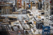 Construction d'un nouveau condominium, centre-ville de Toronto, rue Dundas et rue Jarvis ; Toronto, Ontario, Canada — Photo de stock