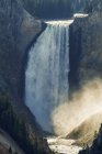 Yellowstone водоспад, Єллоустоунський національний парк; Вайомінг, Сполучені Штати Америки — стокове фото