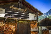 Historic wooden buildings at village of Praz de Fort, Swiss Val Ferret, Alps; Praz de Fort, Val Ferret, Switzerland — Stock Photo