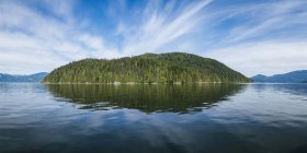 Vista panorâmica da área de Great Bear Rainforest; Hartley Bay, British Columbia, Canadá — Fotografia de Stock
