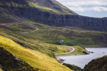 Дорога вдоль побережья Страндира; Джупавик, Западные Фьорды, Исландия — стоковое фото