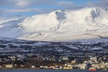 Місто Akureyri на півночі Ісландії; Aklureyi, Ісландія — стокове фото
