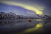 Aurora Borealis, или Северное сияние; Джупавик, Западные фьорды, Исландия — стоковое фото
