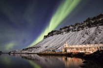 Aurora Borealis, ou aurores boréales ; Djupavik, fjords de l'Ouest, Islande — Photo de stock