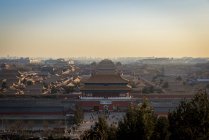 Вид на місто Forbbiden і на подальший період від парку Цзіншань; Пекіні — стокове фото