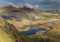 Vista panorámica de Conor Pass en la península de Dingle, Condado de Kerry, Irlanda - foto de stock