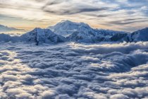 Вид з повітря на гори Святого Еліаса в національному парку і заповіднику Клуан (провінція Юкон, Канада) — стокове фото