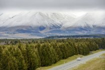 Vue panoramique de la route Mount Cook et de la vallée Dobson au printemps ; île du Sud, Nouvelle-Zélande — Photo de stock