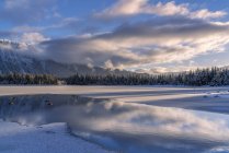 Scenic view of beautiful landscape at Mendenhall Lake; Juneau, Аляска, США — стоковое фото