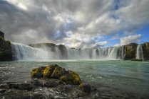 Vista panoramica della cascata Godafoss; distretto di Bardalur, Islanda — Foto stock