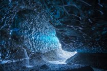 Grande grotte de glace dans la calotte glaciaire de Vatnajokull, au sud de l'Islande ; Islande — Photo de stock