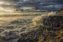 Vue panoramique du rivage le long de la côte ouest d'Oahu, Hawaï, États-Unis d'Amérique — Photo de stock