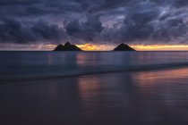 Scenic view of sunrise over Lanikai Beach; Oahu, Hawaii, United States of America — Stock Photo