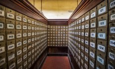 Caixas de correio no edifício Central dos Correios, Asmara, Região Central, Eritreia — Fotografia de Stock