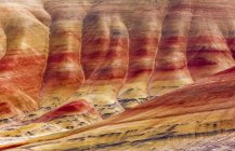 Vista panoramica di Painted Hills, John Day Fossil Beds National Monument; Oregon, Stati Uniti d'America — Foto stock