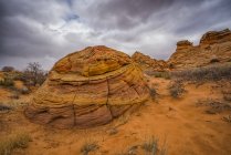Las increíbles formaciones de piedra arenisca y roca de South Coyote Butte; Arizona, Estados Unidos de América - foto de stock