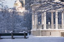 Parkman Bandstand and Boston State House after winter storm, Beacon Hill, Boston, Massachusetts, USA — Stock Photo