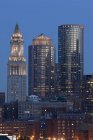 Edificios en una ciudad, Custom House Tower, Boston, Condado de Suffolk, Massachusetts, EE.UU. - foto de stock