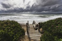 Wooden stairs leading to Crescent Beach, Block Island, Rhode Island, USA — Stock Photo