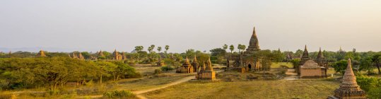 Templos budistas; Bagan, Región de Mandalay, Myanmar - foto de stock