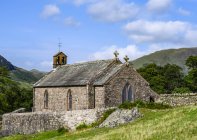 Scenic view of St James Church, 1840, English Lake District; Buttermere, Cumbria, England — Fotografia de Stock