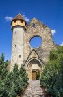 Руины цистерцианского монастыря, основанного в 1202 году; Карта, округ Сибиу, Трансильвания, Румыния — стоковое фото