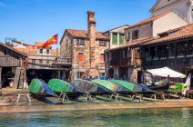 Atelier de réparation de gondole ; Venise, Italie — Photo de stock
