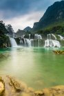 Водопад Пан Ги Мун в Северном Вьетнаме, водопад на реке Квай Сон; Вьетнам — стоковое фото