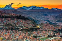 Cordilheira dos Andes ao redor de La Paz ao pôr do sol; La Paz, Pedro Domingo Murillo, Boliva — Fotografia de Stock