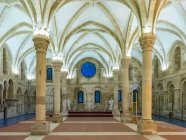 Interior del Monasterio de Alcobaca; Alcobaca, Portugal - foto de stock