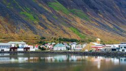 Isafjorour, в муніципалітеті Isafjaroarbaer; Isafjorour, Westfjords Region, Iceland — стокове фото