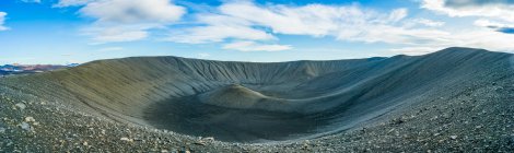 Кратер Хверфьолл, конус тефры или вулкан в Северной Исландии. Кратер составляет около 1 км в диаметре; Skutustadahreppur, Северо-Восточный регион, Исландия — стоковое фото