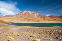 Laguna de alta altitude nos Andes; San Pedro de Atacama, Atacama, Chile — Fotografia de Stock