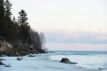 Neige le long du rivage du lac Winnipeg, parc provincial Hecla-Grindstone ; Riverton, Manitoba, Canada — Photo de stock