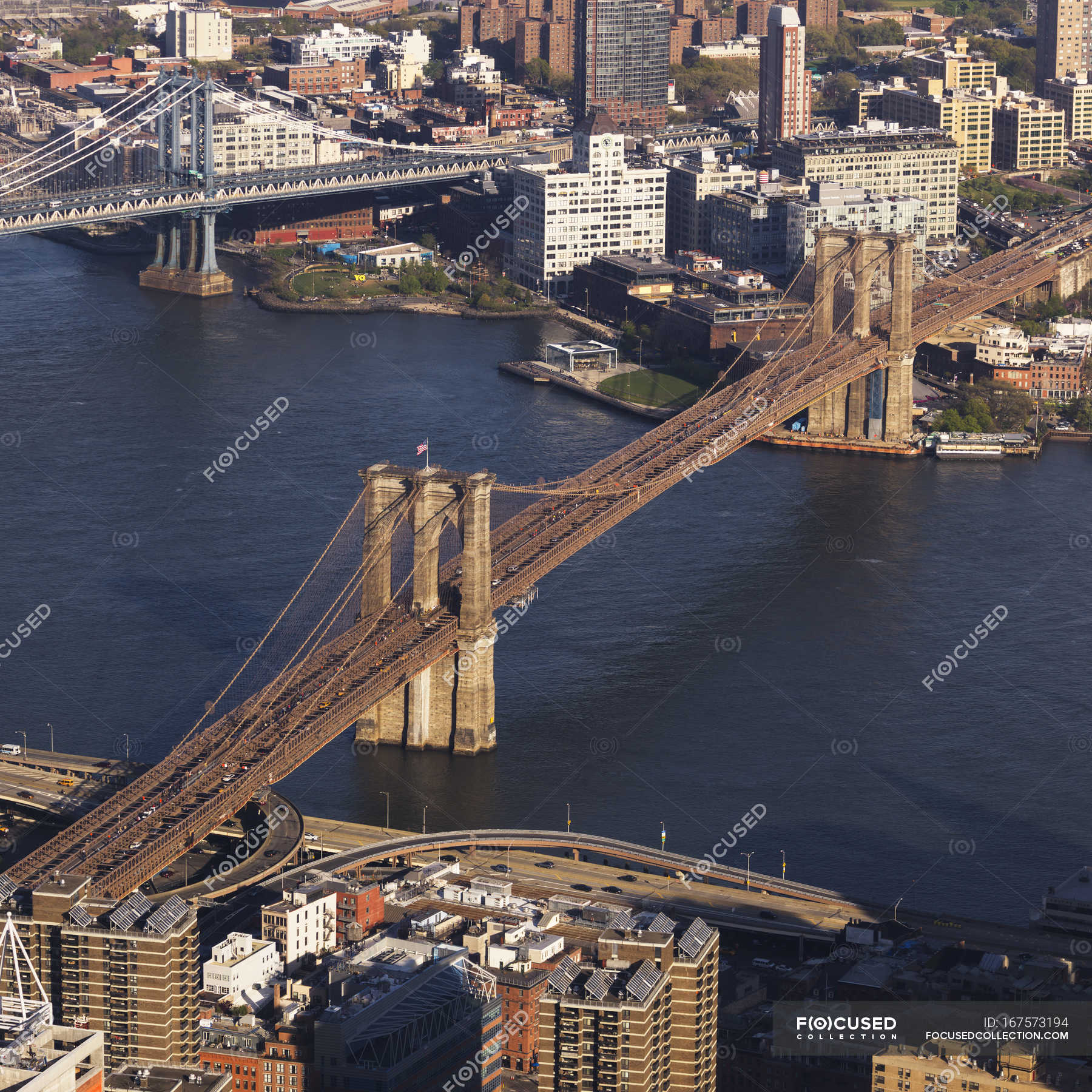 Manhattan bridge and Brooklyn bridge — high, typically american - Stock ...