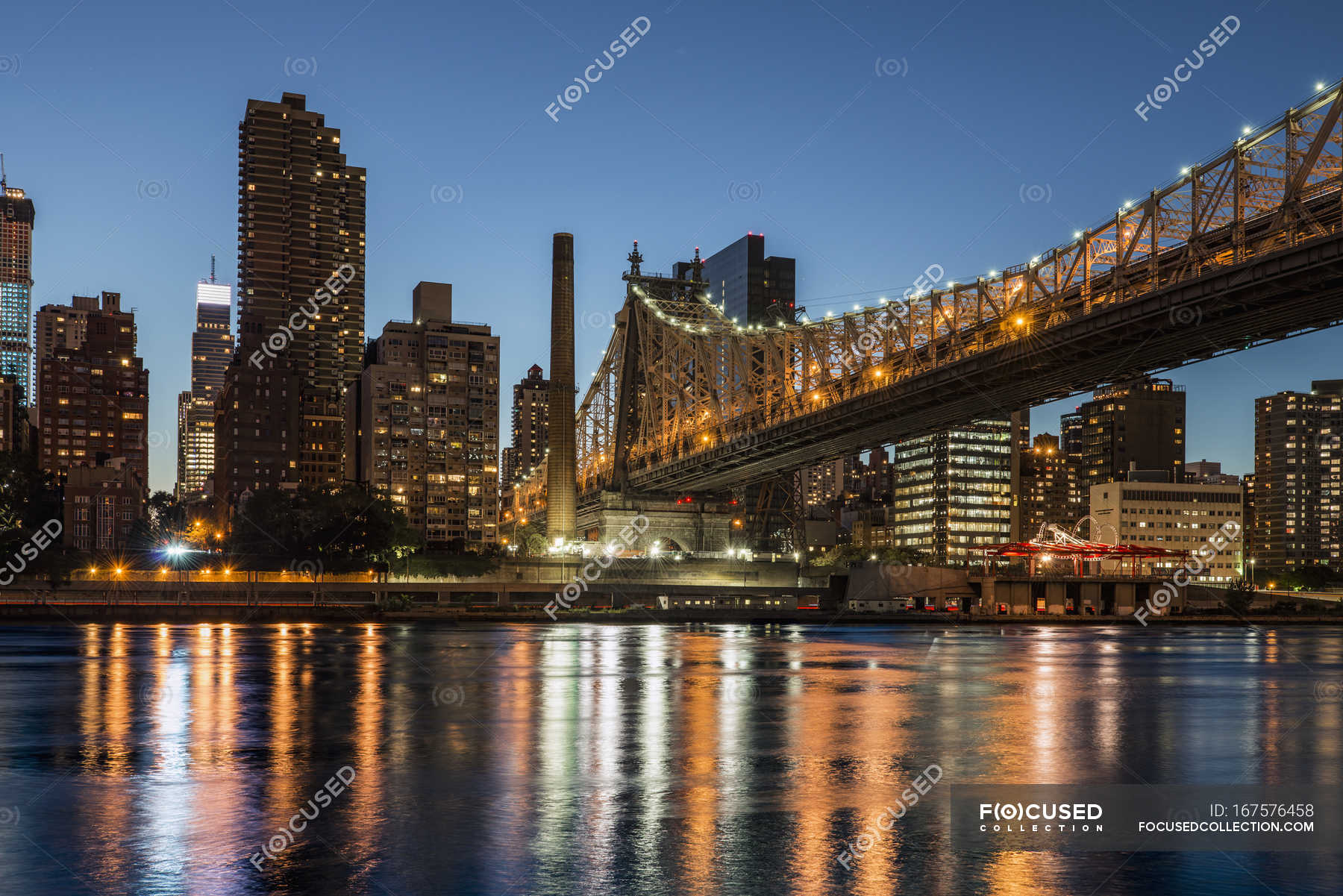 Queensboro Bridge and Manhattan skyline — seacoast, realistic - Stock ...