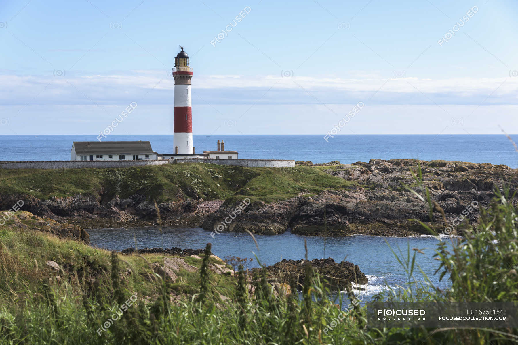 Buchan Ness Lighthouse — Clouds, Macduff - Stock Photo 