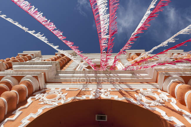White And Red Streamers — Stock Photo