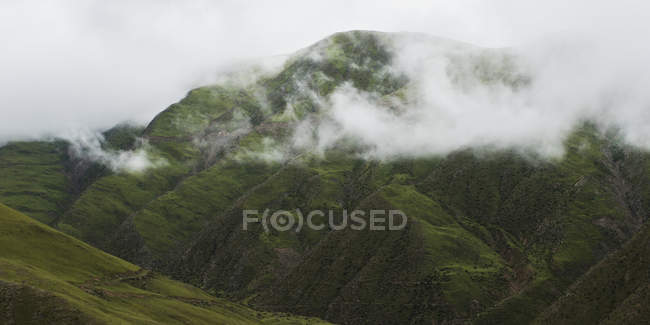Cima della montagna frastagliata — Foto stock