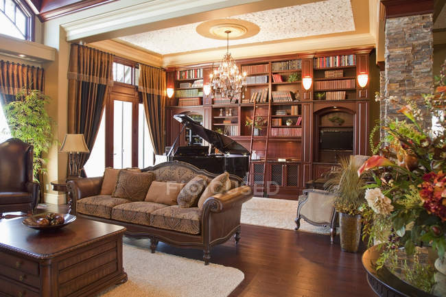Sala de estar e estudo de casa — Fotografia de Stock
