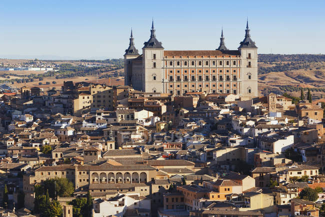Vista sobre la ciudad a Alcázar - foto de stock