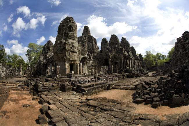 Tempio di Bayon ad Angkor — Foto stock