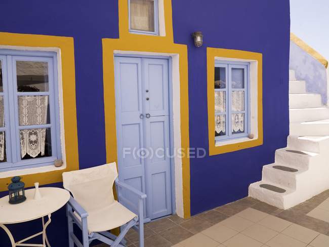 Фіолетовий стіни в Санторіні — стокове фото