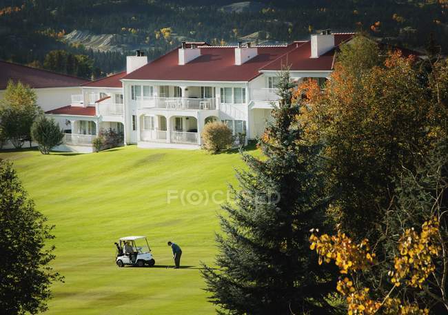 Golfista In Montagna giocare — Foto stock