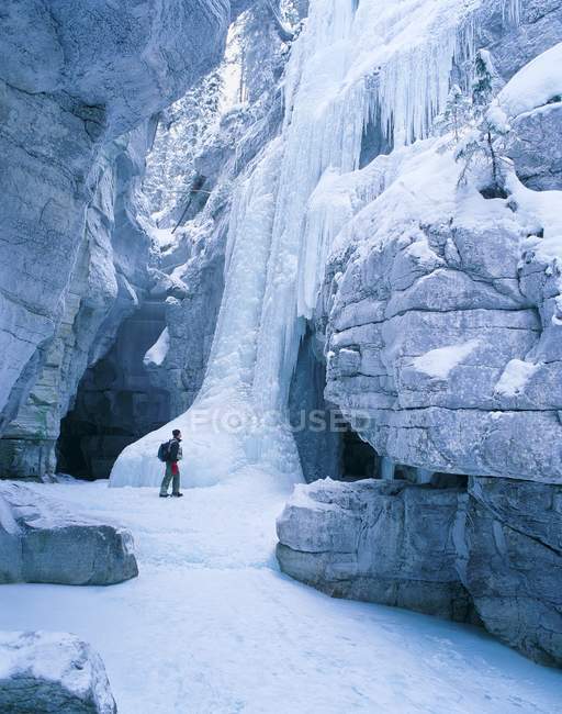Підніжжя скелі льоду — стокове фото