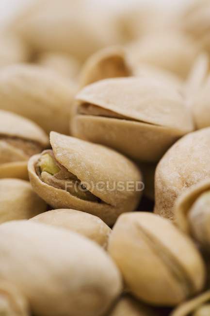 Primo piano vista del mucchio di pistacchi secchi — Foto stock
