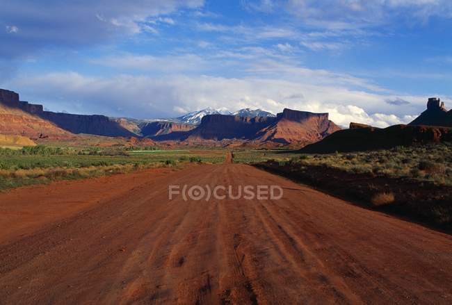 Estrada rural em Valley — Fotografia de Stock