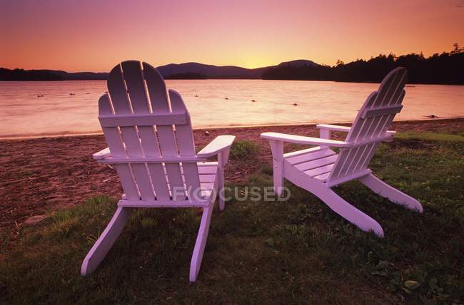 Duas cadeiras de madeira — Fotografia de Stock